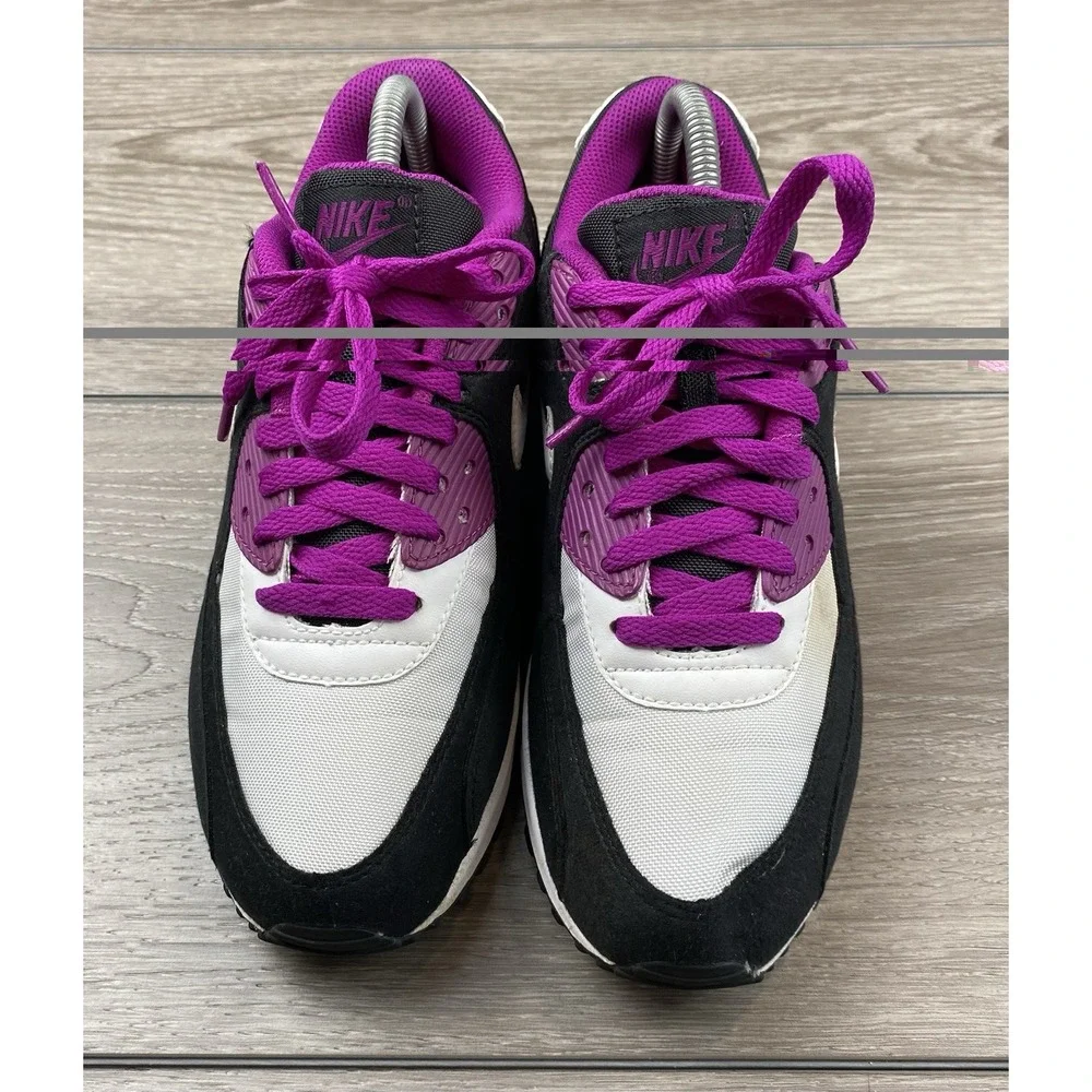 Nike Women's Air Max 90 Low Top Sneakers Black Purple White Size 8.5